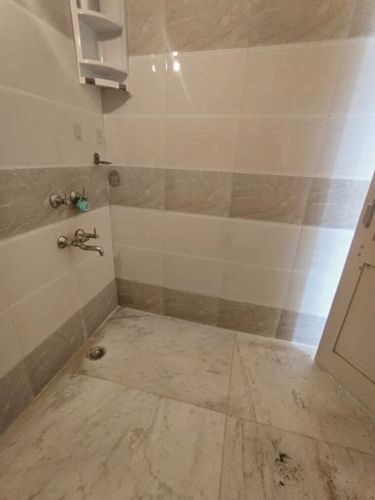 Bathroom, malviya nagar 1 Bedroom 500 Sq.Ft. Builder Floor In Malviya Nagar Delhi 10441626