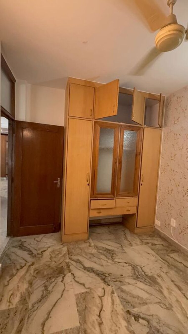 Room, chittaranjan park 3 Bedroom 1350 Sq.Ft. Builder Floor In Chittaranjan Park Delhi 10597795
