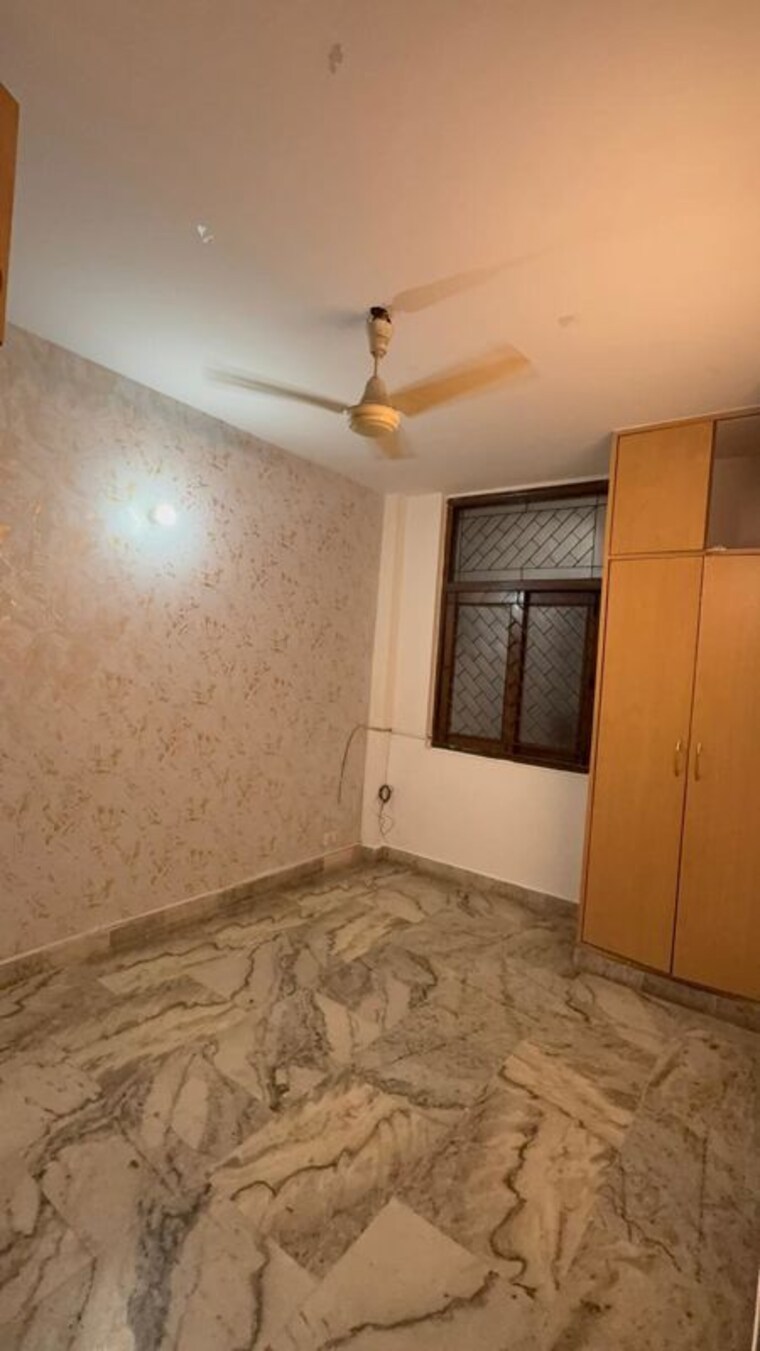 Room, chittaranjan park 3 Bedroom 1350 Sq.Ft. Builder Floor In Chittaranjan Park Delhi 10597795