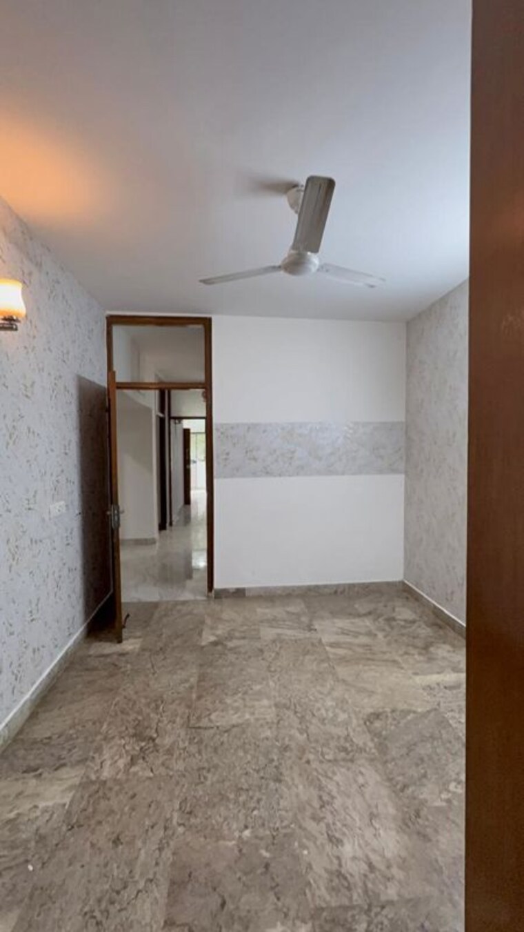 Room, chittaranjan park 3 Bedroom 1350 Sq.Ft. Builder Floor In Chittaranjan Park Delhi 10597795