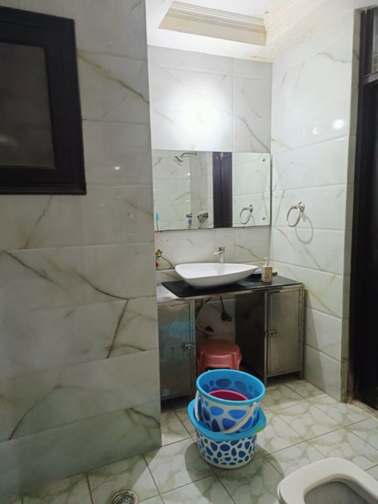 Bathroom, malviya nagar 1 Bedroom 500 Sq.Ft. Builder Floor In Malviya Nagar Delhi 10478189