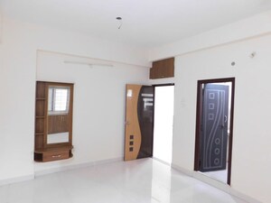 Room in 3 BHK Builder Floor at Kondapur – for Rent