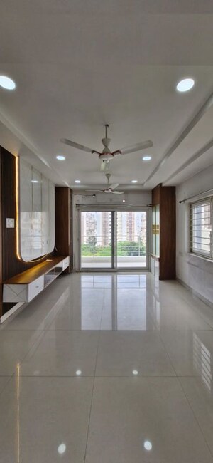 Room in 3 BHK Builder Floor at Kondapur – for Rent