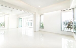 Room in 5 BHK Apartment at Ram Krishna Nagar – for Rent