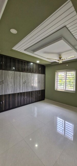Bedroom in 3 BHK Builder Floor at Kondapur – for Rent