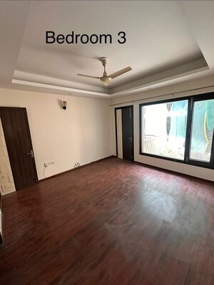 Room in 3 BHK Builder Floor at Palam Vihar – for Rent