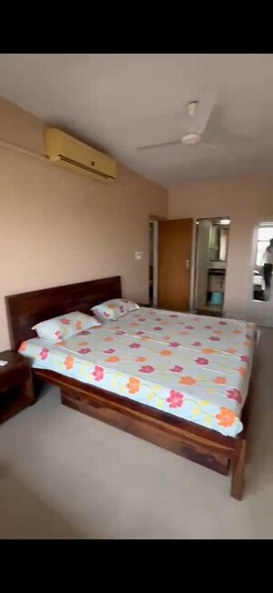 Bedroom in 2 BHK Apartment at Goyal Green Woods, Andheri East – for Rent