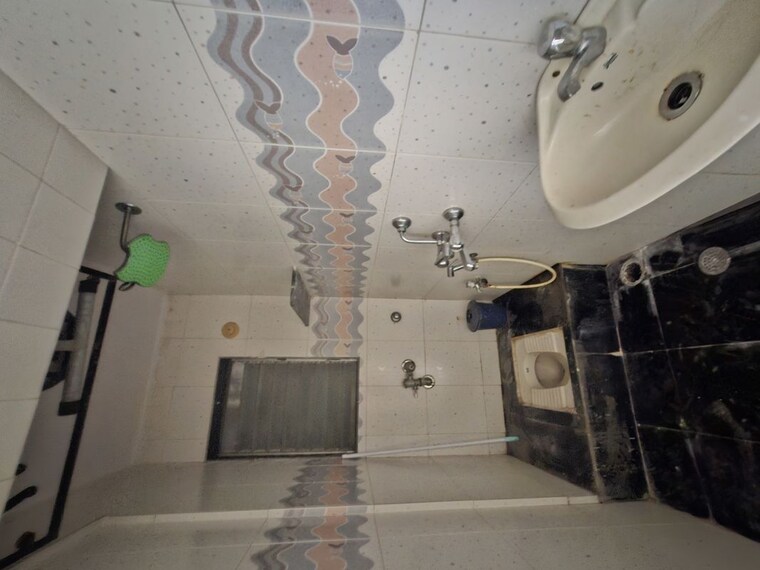 Bathroom, ic colony 1 Bedroom 450 Sq.Ft. Apartment In Ic Colony Mumbai 10597982