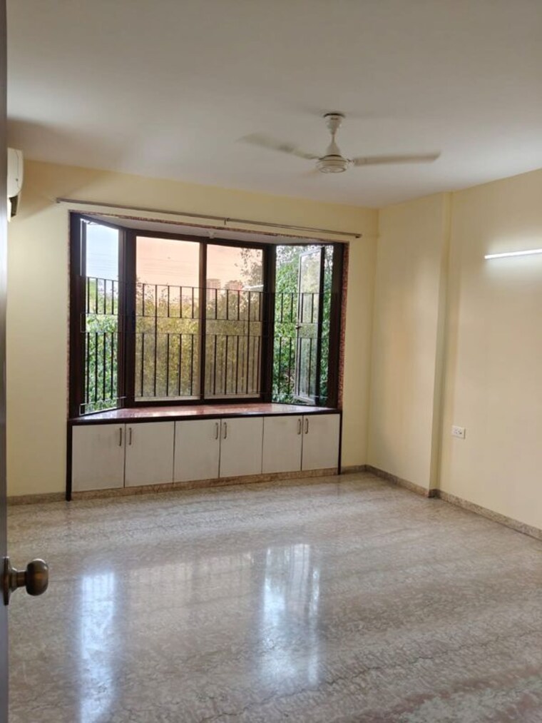 Room, standalone-apartments 3.5 Bedroom 1850 Sq.Ft. Apartment In Kalyani Nagar Pune 10598007