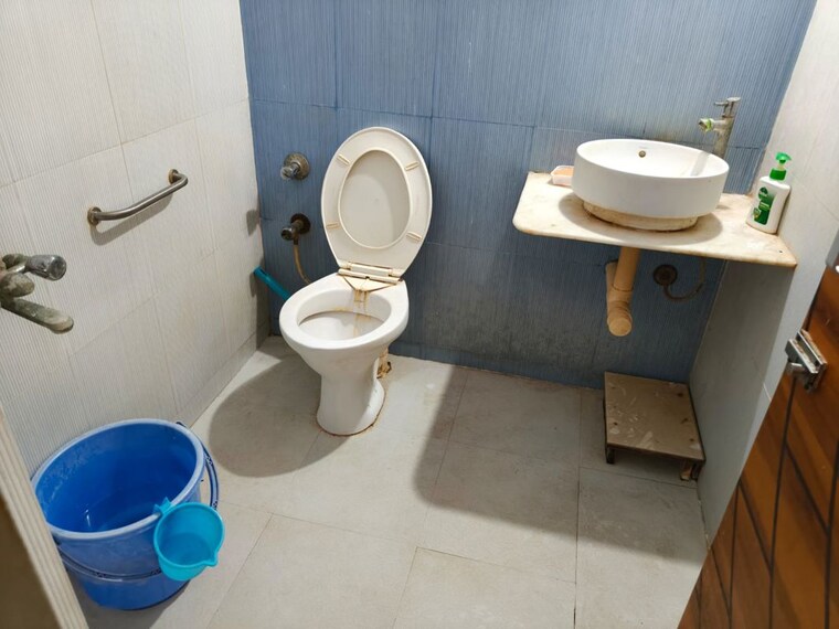 Bathroom, bakeri-sivanta 2 Bedroom 1150 Sq.Ft. Apartment In Vejalpur Ahmedabad 10598003