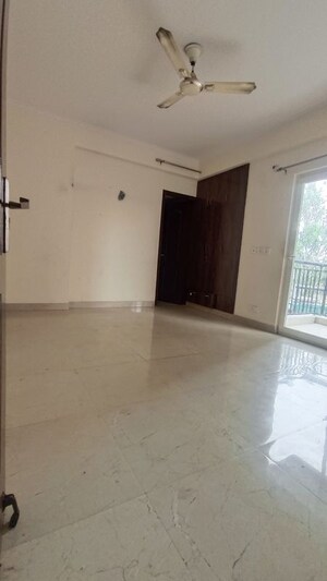 Room in 2.5 BHK Apartment at Saviour Park, Mohan Nagar – for Rent