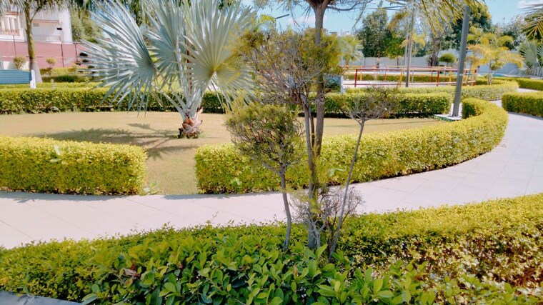 Garden, ratan-galaxy 4 Bedroom 2535 Sq.Ft. Apartment In Vrindavan Yojna Lucknow 9284152