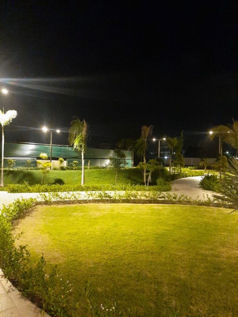 Garden, ratan-galaxy 4 Bedroom 2535 Sq.Ft. Apartment In Vrindavan Yojna Lucknow 9284152