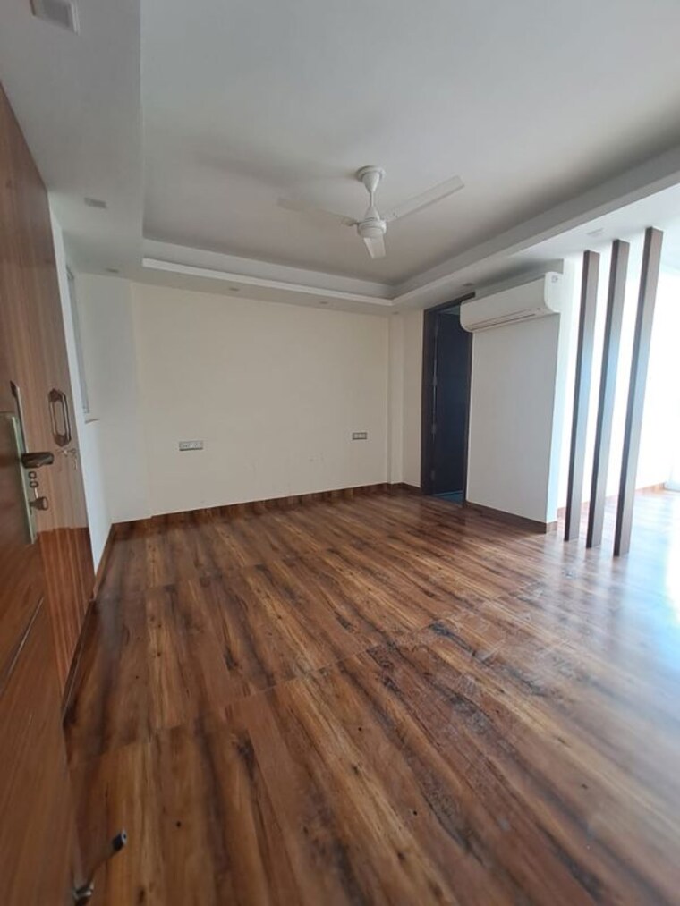 Room, south city 1 3 Bedroom 2500 Sq.Ft. Builder Floor In South City 1 Gurgaon 10598043