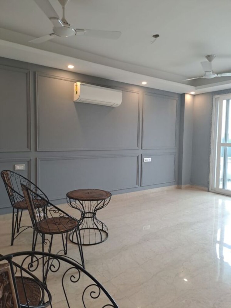 Room, south city 1 3 Bedroom 2500 Sq.Ft. Builder Floor In South City 1 Gurgaon 10598043