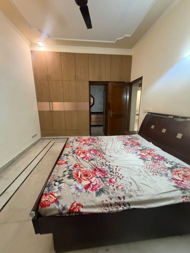 Bedroom, sector 17a 3 Bedroom 3200 Sq.Ft. Builder Floor In Sector 17a Gurgaon 10598077