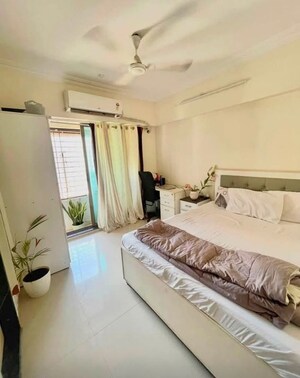 Team Area in 2 BHK Apartment at Hiranandani Gardens, Powai – for Rent