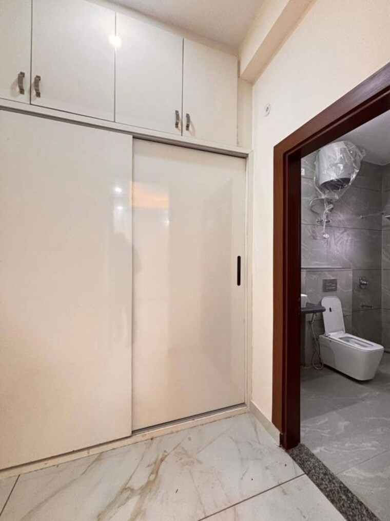 Room, sector 46 3 Bedroom 2500 Sq.Ft. Builder Floor In Sector 46 Gurgaon 10598093