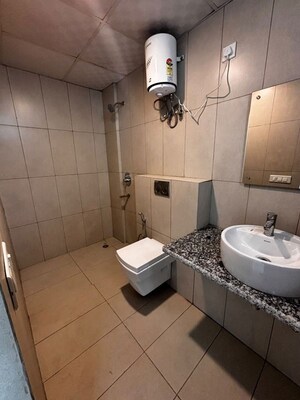 Bathroom in 4 BHK Builder Floor at SS Linden, Sector 84 – for Rent