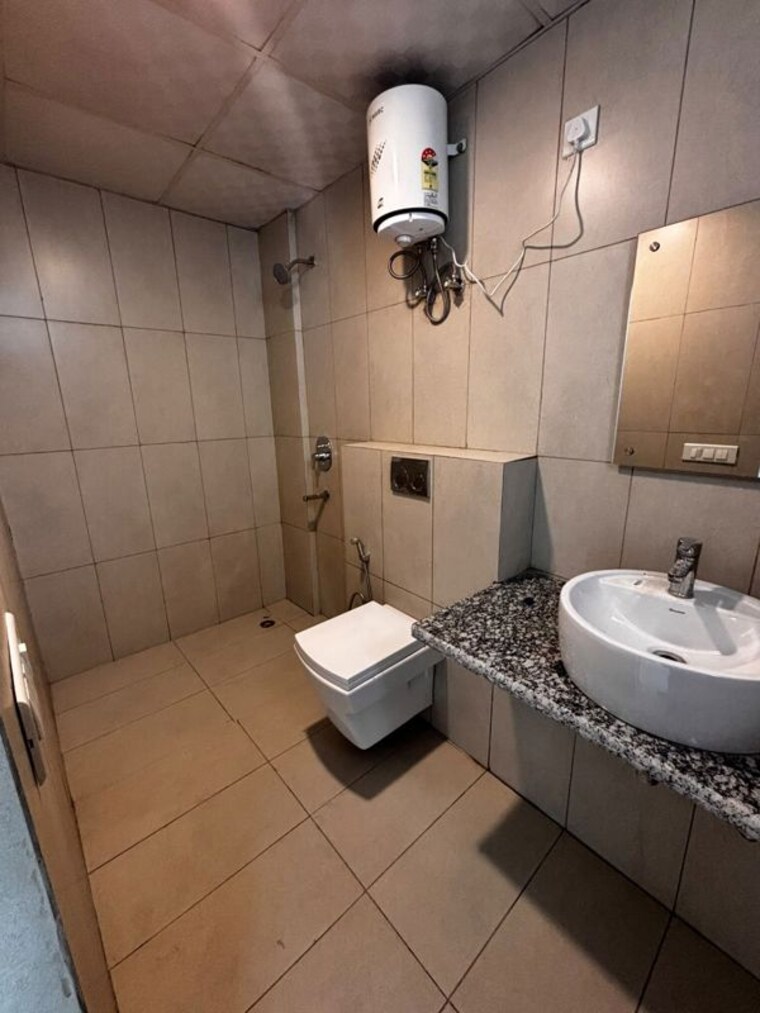 Bathroom, ss-linden 4 Bedroom 2950 Sq.Ft. Builder Floor In Sector 84 Gurgaon 10598097