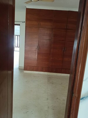 Room in 2 BHK Builder Floor at Sector 45 – for Rent