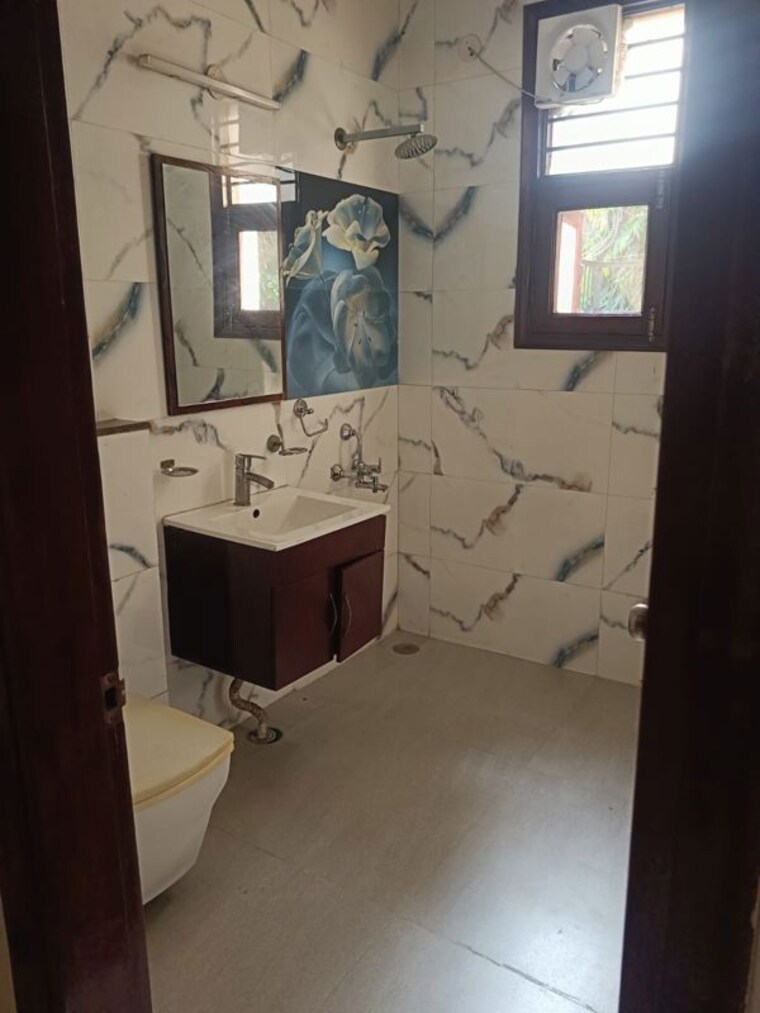 Team Area, sector 45 2 Bedroom 1600 Sq.Ft. Builder Floor In Sector 45 Gurgaon 10598103