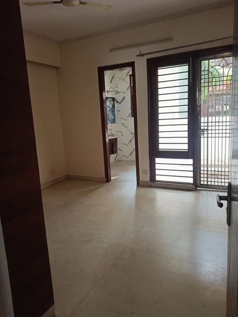 Room, sector 45 2 Bedroom 1600 Sq.Ft. Builder Floor In Sector 45 Gurgaon 10598103