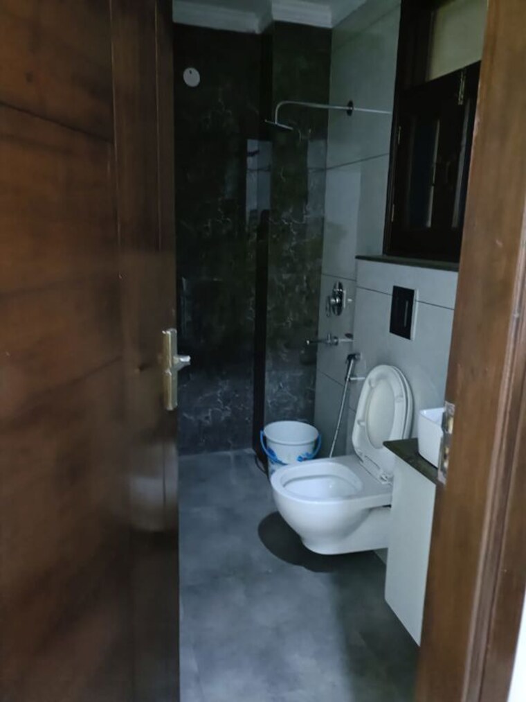 Bathroom, sector 46 3 Bedroom 2000 Sq.Ft. Builder Floor In Sector 46 Gurgaon 10598143