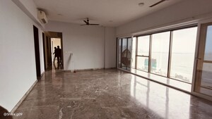 Room in 3 BHK Apartment at Kalpataru Magnus, Bandra East – for Rent