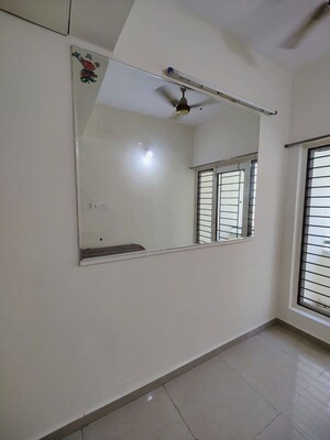 Room in 2 BHK Apartment at Jains Cedar Point, Pallavaram – for Rent