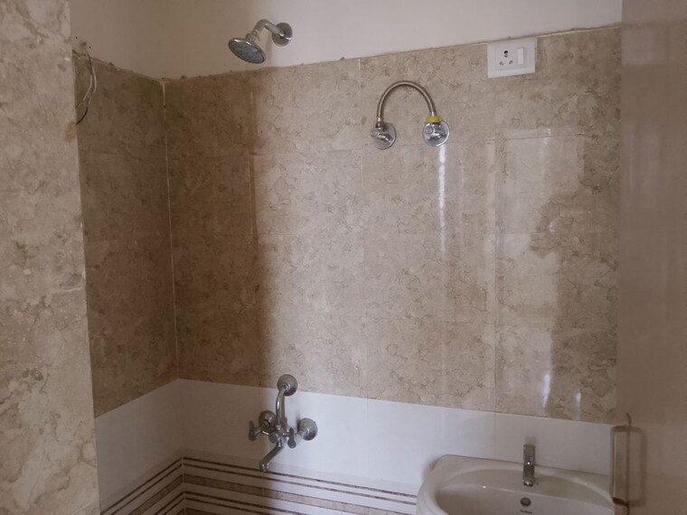 Bathroom, pareena-laxmi-apartments 2 Bedroom 620 Sq.Ft. Apartment In Sector 99 Gurgaon 10598191