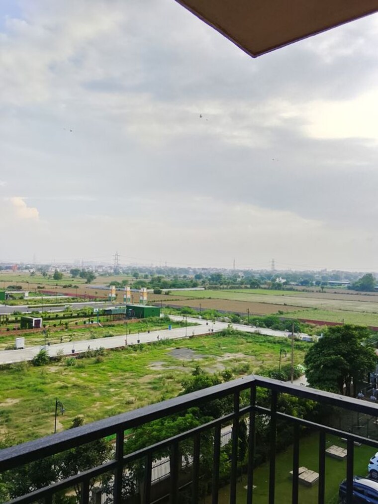 Balcony, pareena-laxmi-apartments 2 Bedroom 620 Sq.Ft. Apartment In Sector 99 Gurgaon 10598191
