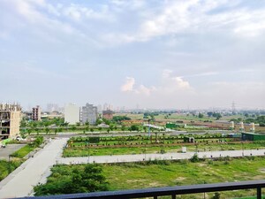 2 BHK Apartment – Garden View at Pareena Laxmi Apartments, Sector 99 - for Rent