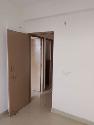 Room in 2 BHK Apartment at Pareena Laxmi Apartments, Sector 99 – for Rent
