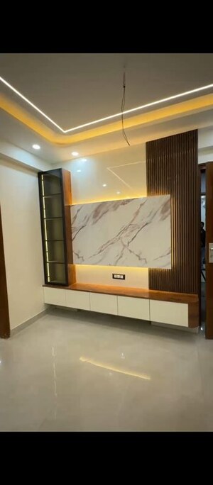 Room in 3 BHK Builder Floor at RWA Apartments Sector 73, Sector 73 – for Sale