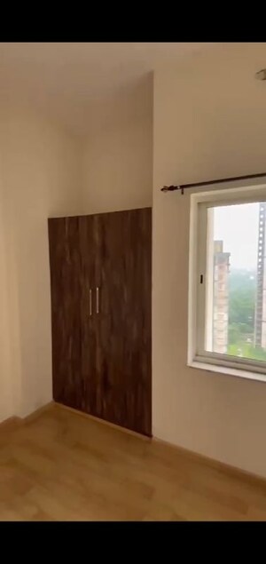 Room in 3.5 BHK Apartment at Unitech Harmony Rajarhat, Rajarhat New Town – for Rent