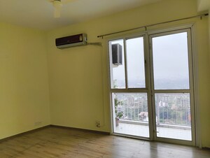 Room in 3 BHK Apartment at Unitech Heights, Rajarhat New Town – for Rent