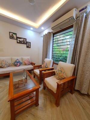 Living Room in 3 BHK Builder Floor at Sector 15 – for Rent