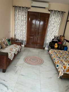 1 BHK Builder Floor For Rent in Sector 23