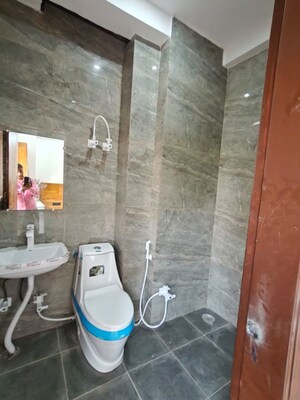 Bathroom in 1 RK Builder Floor at Sector 22 – for Rent