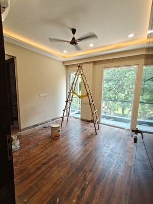 Room in 3 BHK Builder Floor at Palam Vihar – for Rent