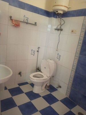 Bathroom in 2 BHK Builder Floor at Sector 22 – for Rent
