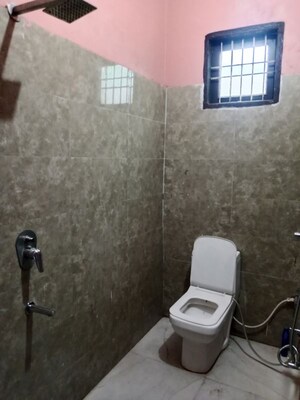 Bathroom in 1 RK Builder Floor at Sector 13 – for Rent