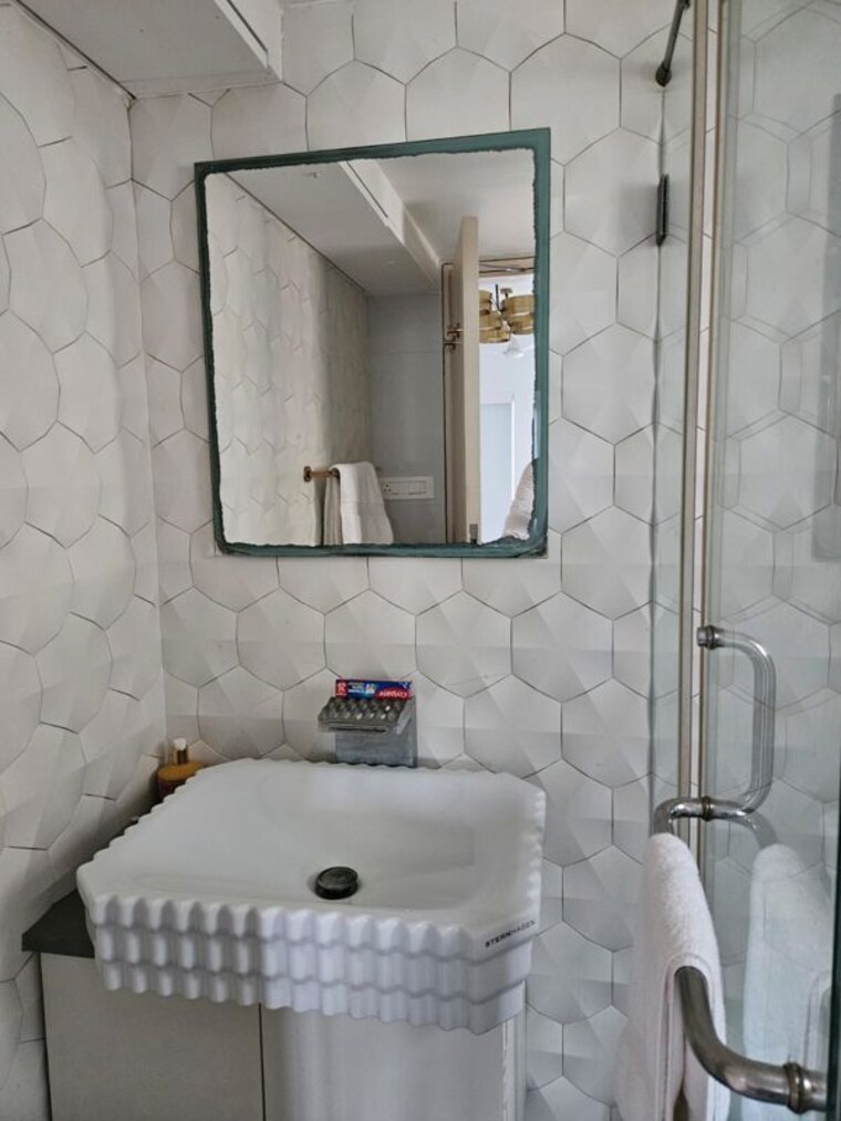 Bathroom, sea-view-apartments-bandra 2 Bedroom 750 Sq.Ft. Apartment In Bandra West Mumbai 10598312