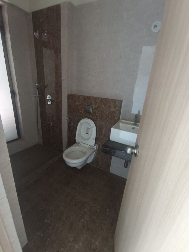 Bathroom, raj-infinia 3 Bedroom 1700 Sq.Ft. Apartment In Malad West Mumbai 10359045