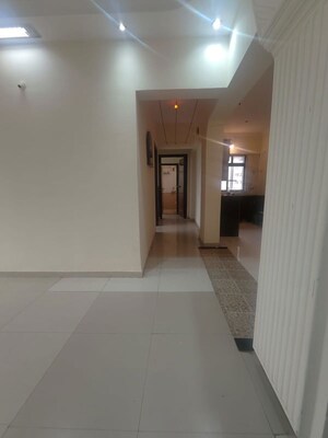 Room in 2 BHK Apartment at Royal Pleasant Park CHS, Malad West – for Rent