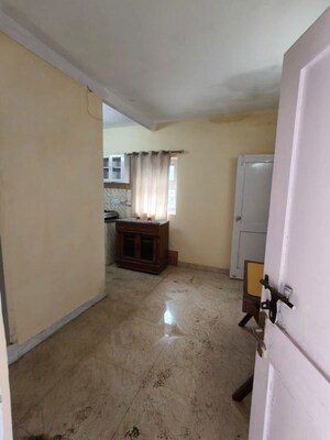 Room in 1 BHK Builder Floor at Greater Kailash – for Rent