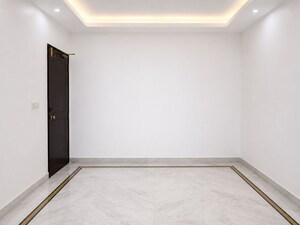Room in 3 BHK Apartment at Gee Cee Enclave, The Mall Avenue – for Sale