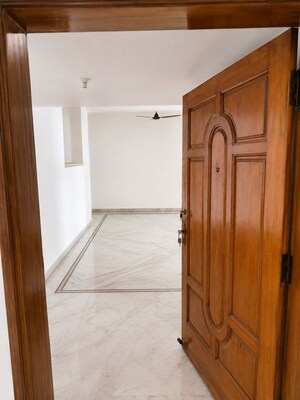 Room in 3 BHK Apartment at Gee Cee Enclave, The Mall Avenue – for Sale