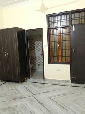 Room in 2 BHK Independent House at Gomti Nagar – for Rent